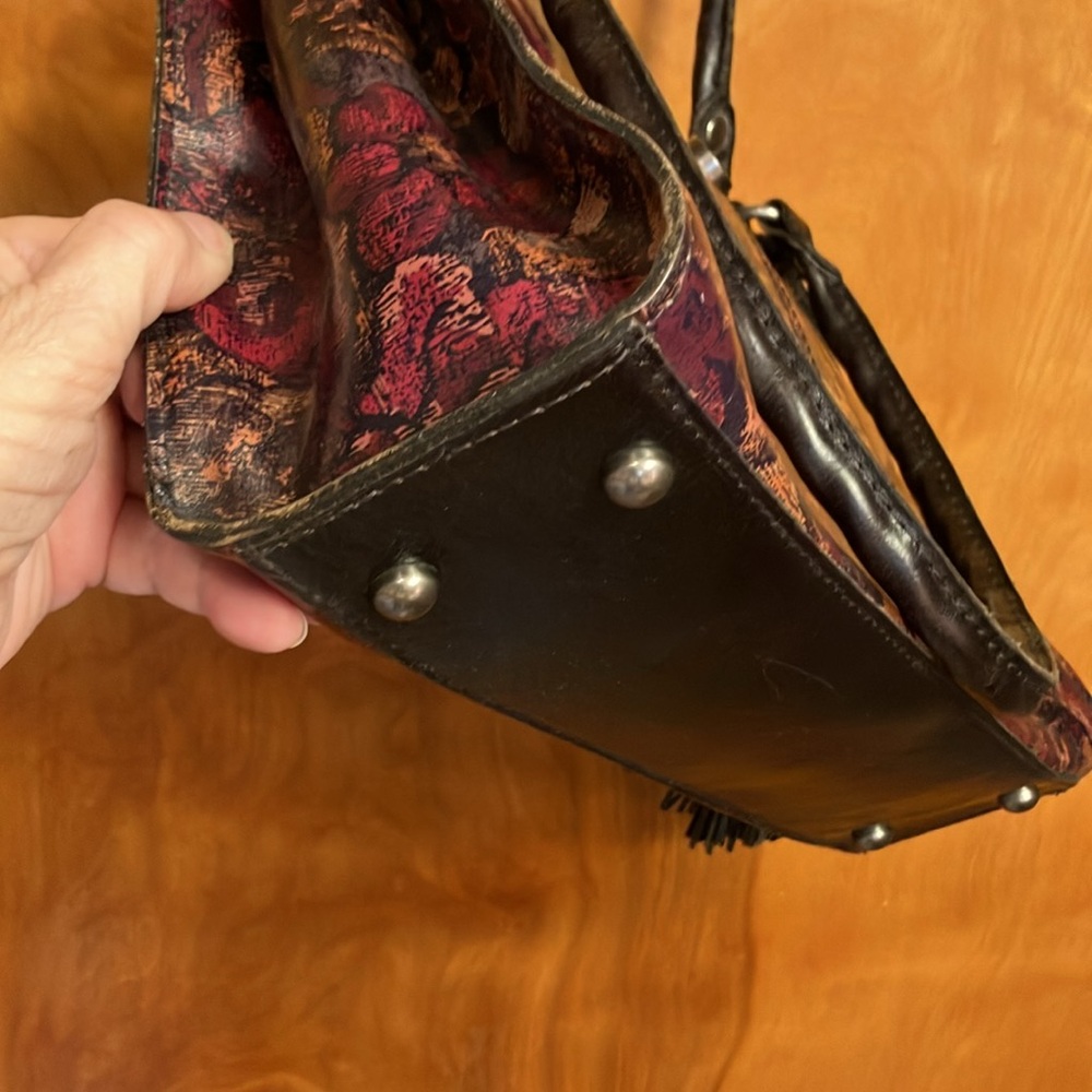 PATRICI NASH SHOULDER BAG. BLACK LEATHER WITH MARROON & LIGHT ORANGEISH FLOWERS - Picture 13 of 16